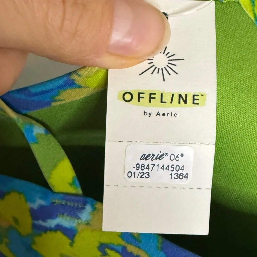 NWT Offline By Aerie Elite Blue Floral Real Me Xtra Hold Up Strappy Sports Bra